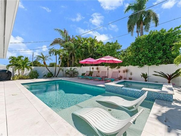 690 100th AVE N, NAPLES, FL 34108