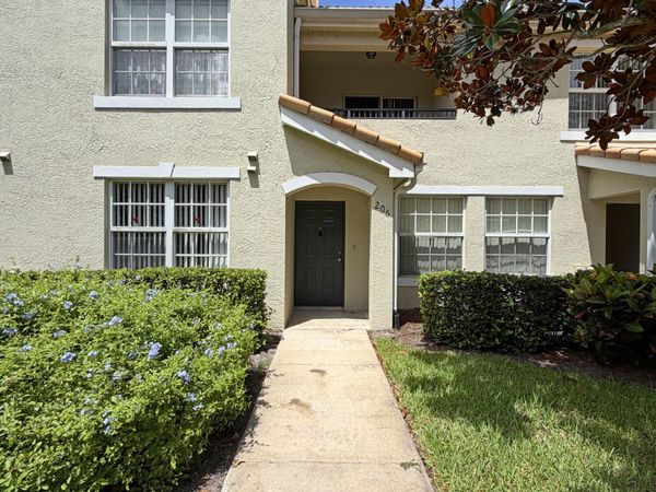 140 SW Peacock Boulevard, Unit 21-206, Port St. Lucie, FL 34986