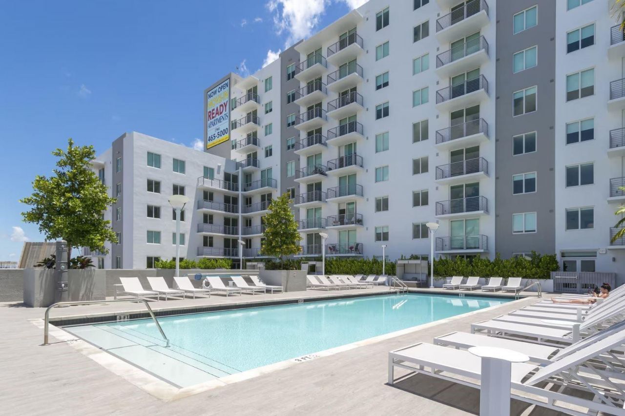 729 NW 2 Street, Unit 605, Miami, FL 33128 Photo