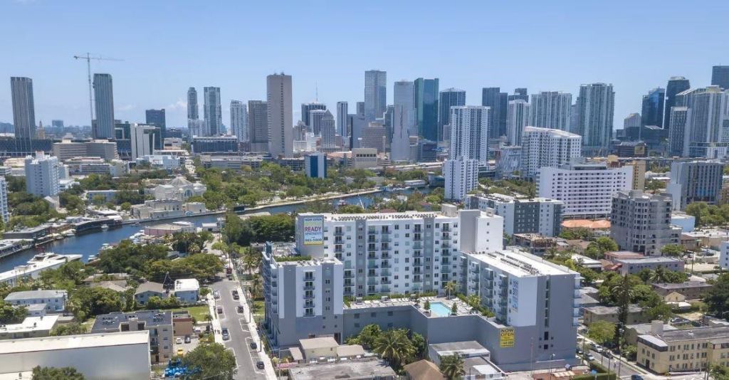 729 NW 2 Street, Unit 605, Miami, FL 33128 Photo