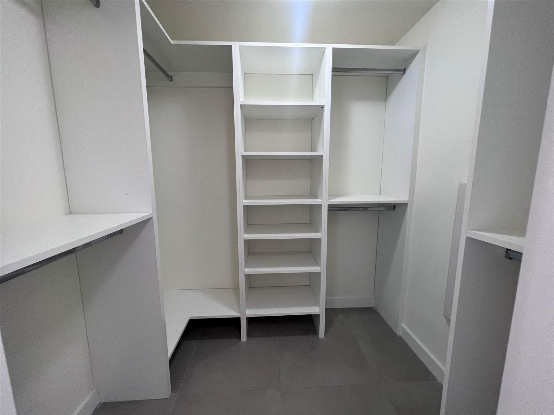 729 NW 2 Street, Unit 605, Miami, FL 33128 Photo