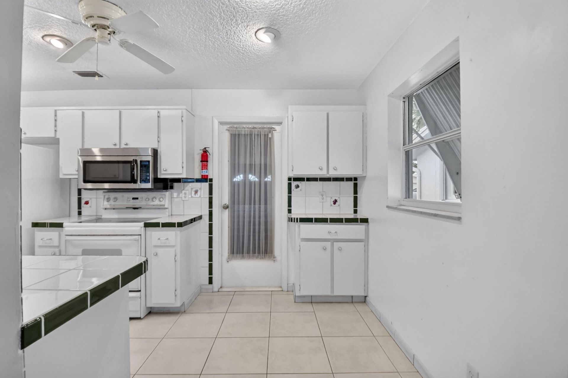 2091 SW 13th Terrace Sw, Boynton Beach, FL 33426 Photo