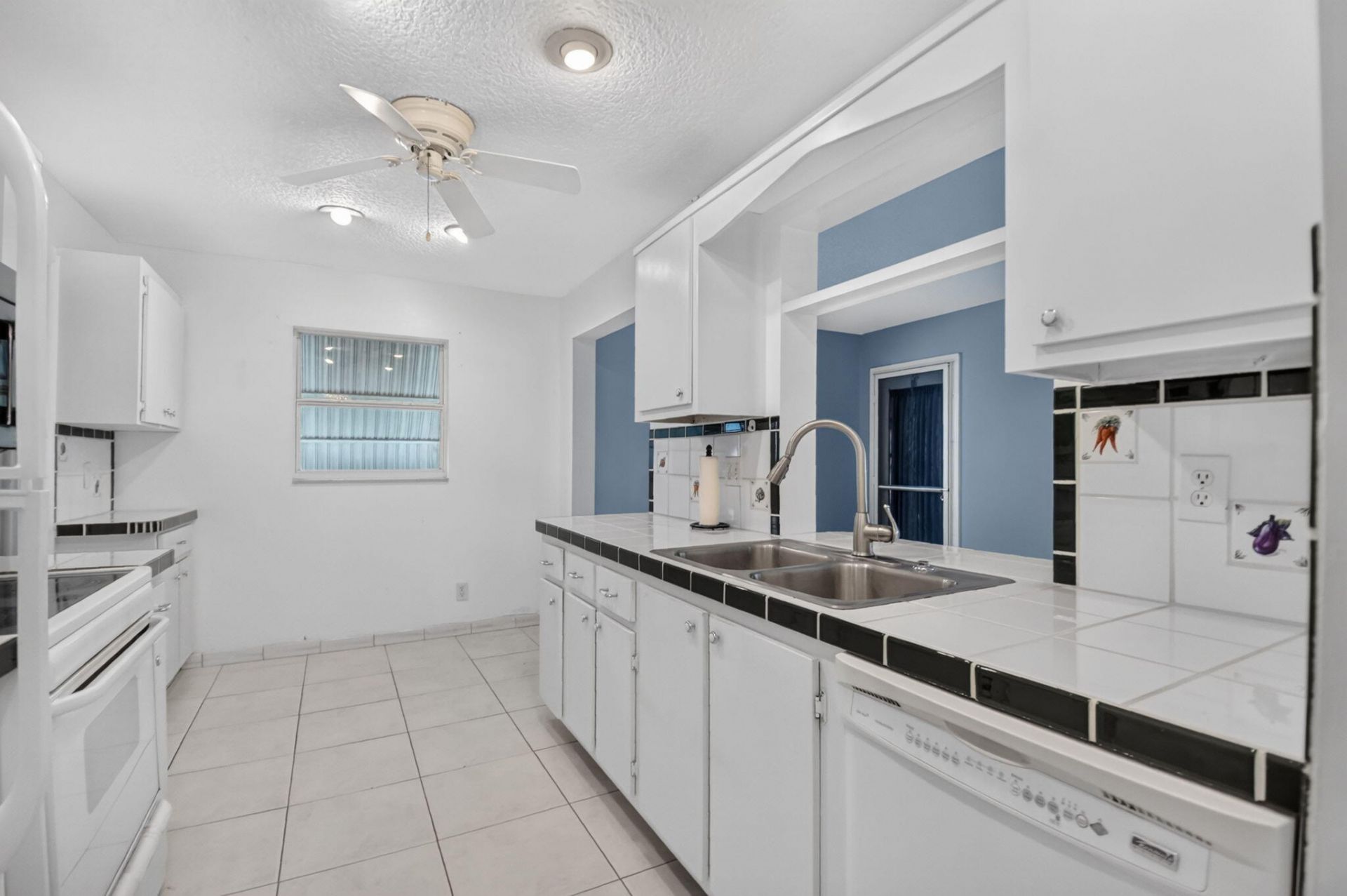 2091 SW 13th Terrace Sw, Boynton Beach, FL 33426 Photo