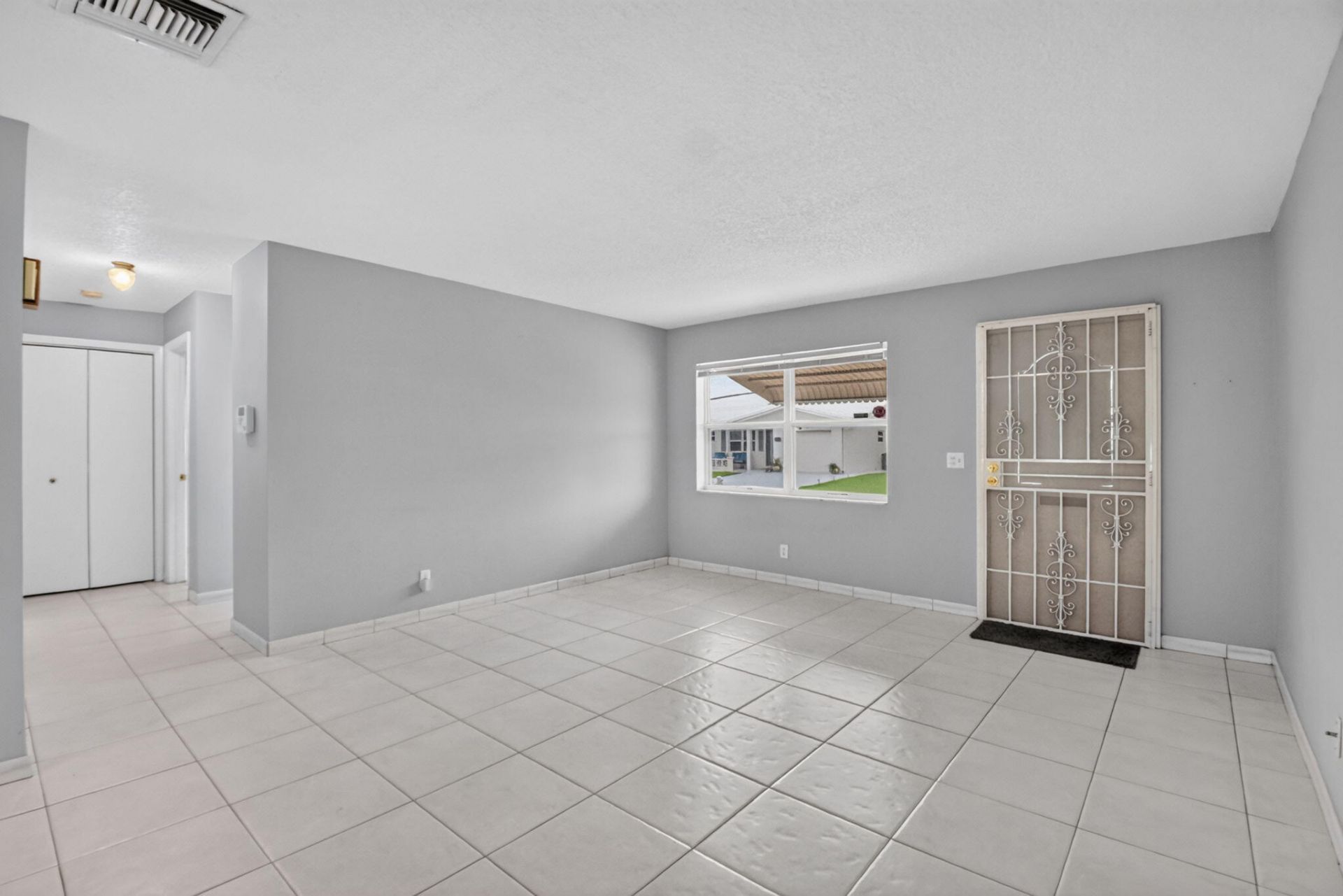 2091 SW 13th Terrace Sw, Boynton Beach, FL 33426 Photo