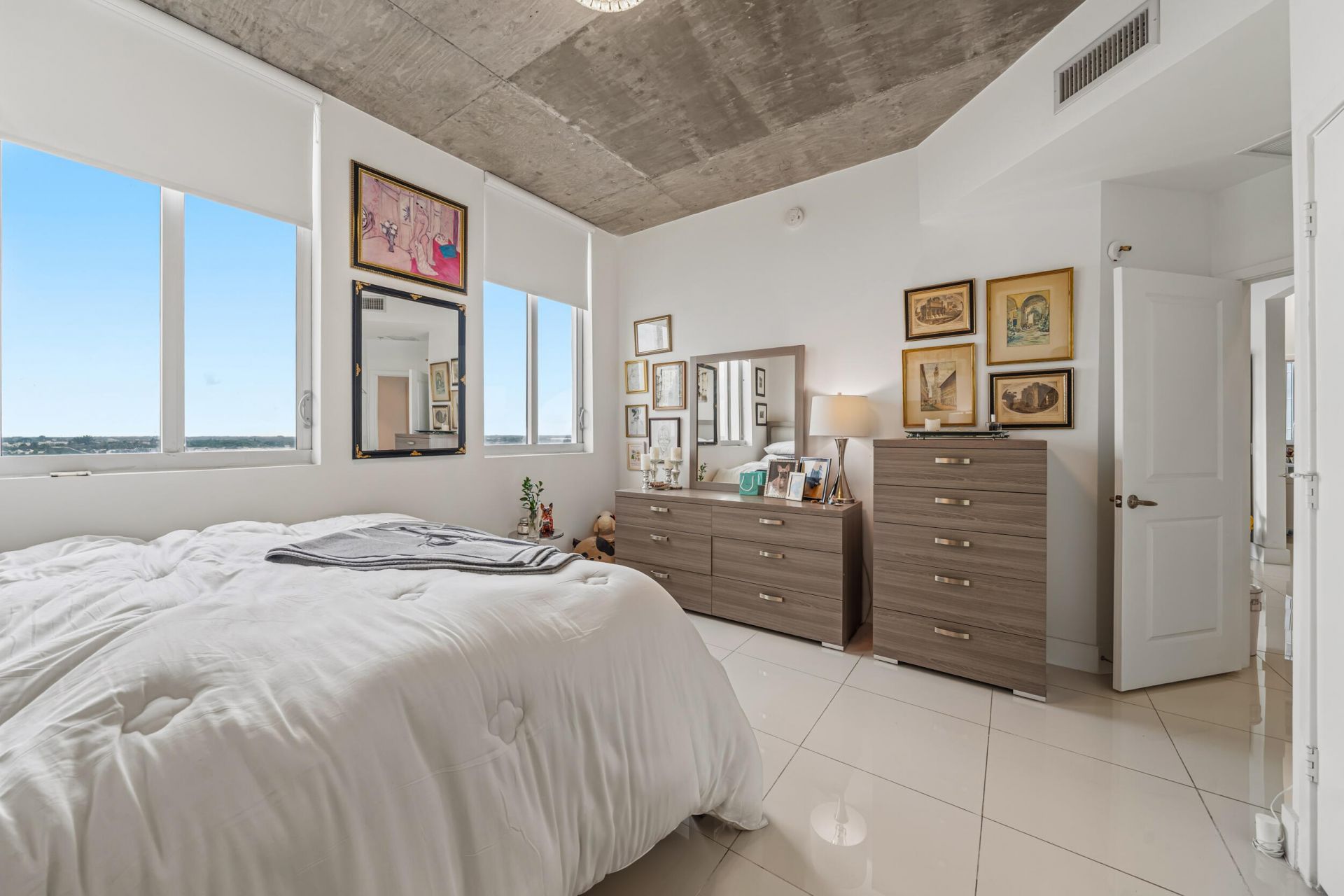 300 S Australian Avenue, Unit 907, West Palm Beach, FL 33401 Photo
