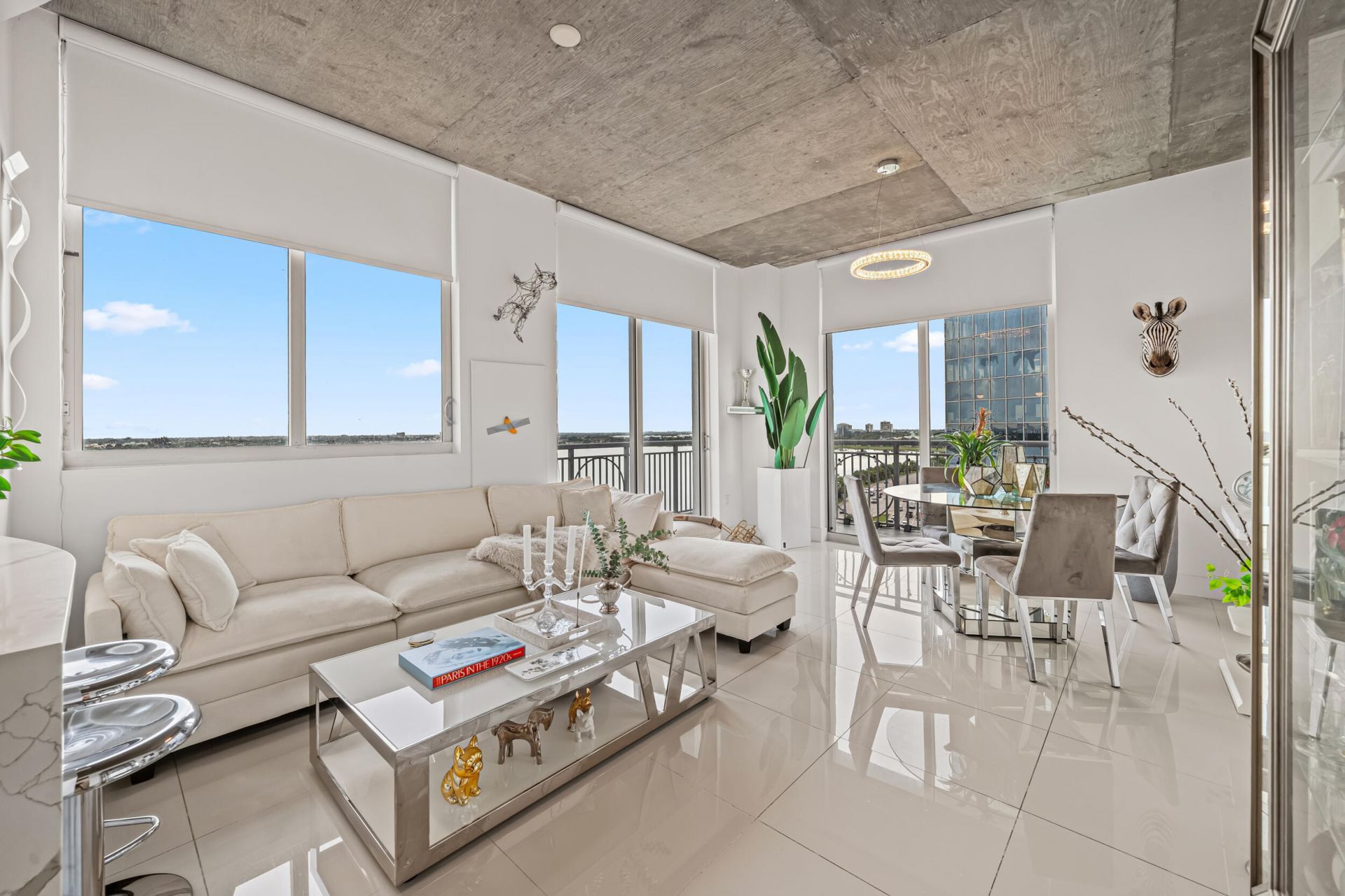 300 S Australian Avenue, Unit 907, West Palm Beach, FL 33401 Photo