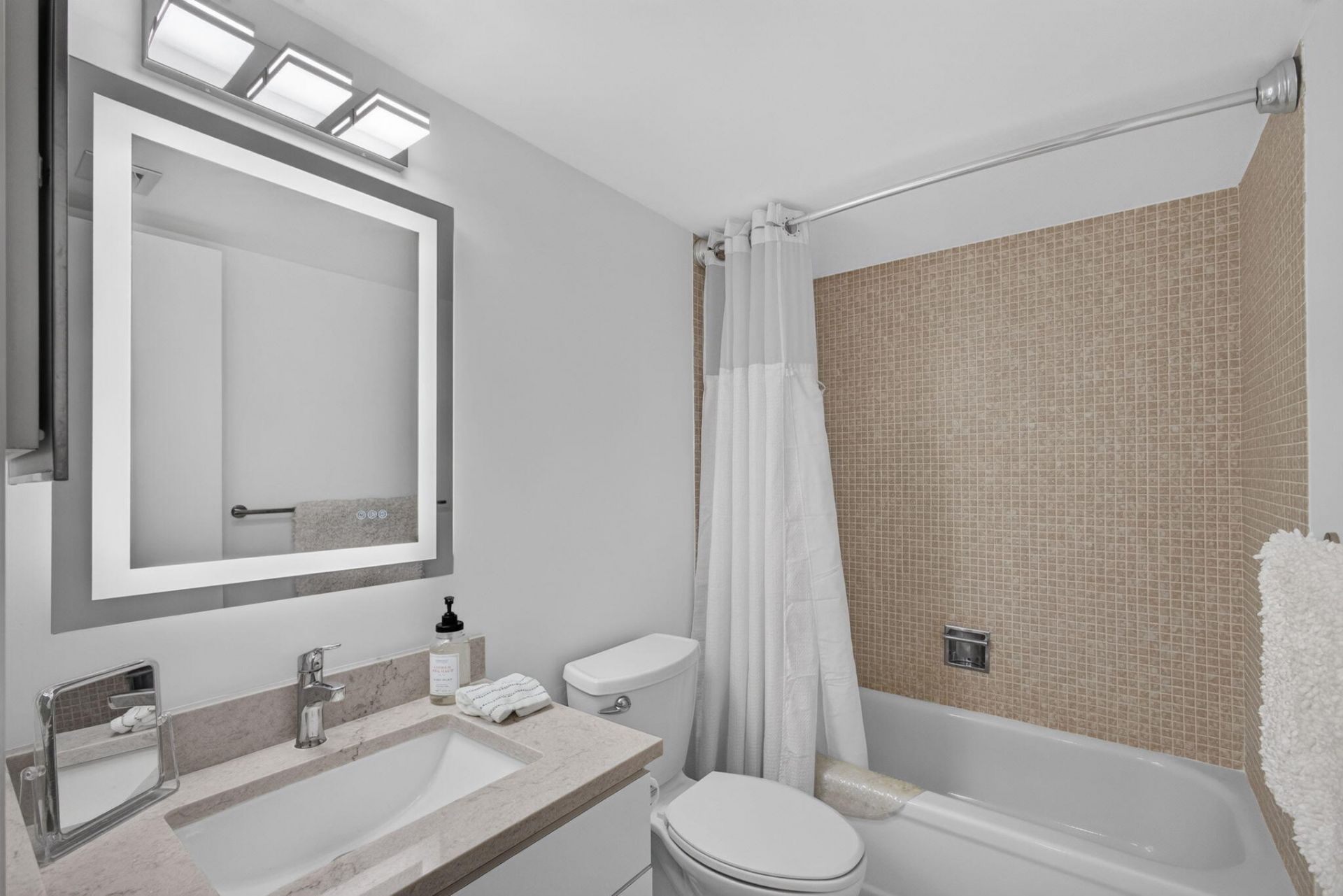 4200 N Ocean Drive, Unit 2-1601, Singer Island, FL 33404 Photo