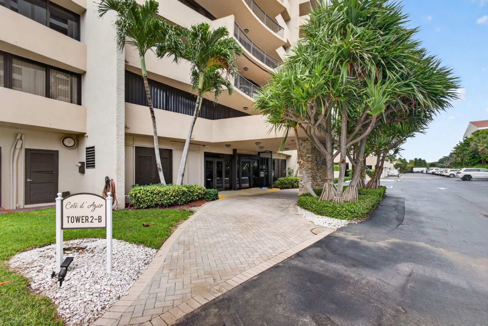 4200 N Ocean Drive, Unit 2-1601, Singer Island, FL 33404 Photo