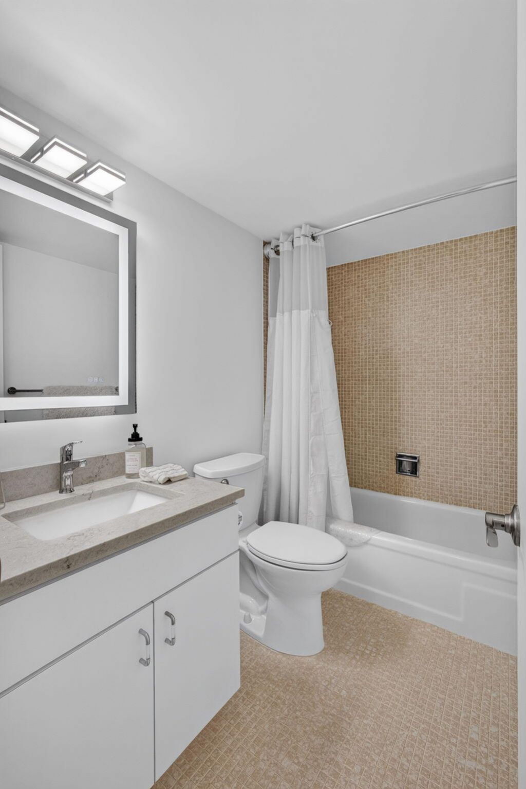4200 N Ocean Drive, Unit 2-1601, Singer Island, FL 33404 Photo