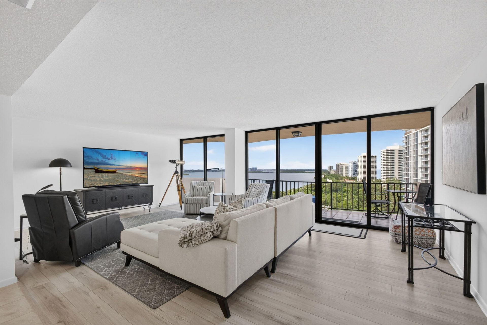 4200 N Ocean Drive, Unit 2-1601, Singer Island, FL 33404 Photo