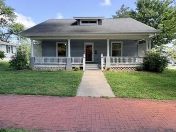 507 W Saint Louis Street , Lebanon, IL 62254