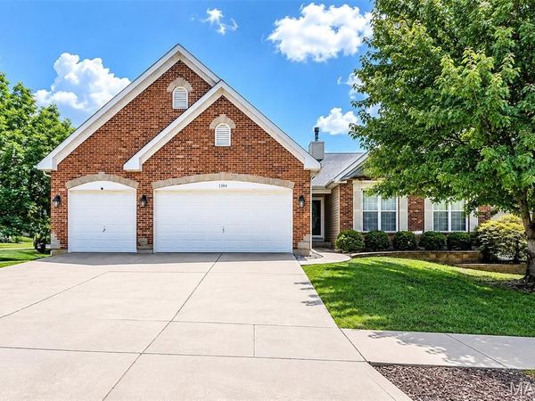1304 Legacy Pointe Lane, Fenton, MO 63026