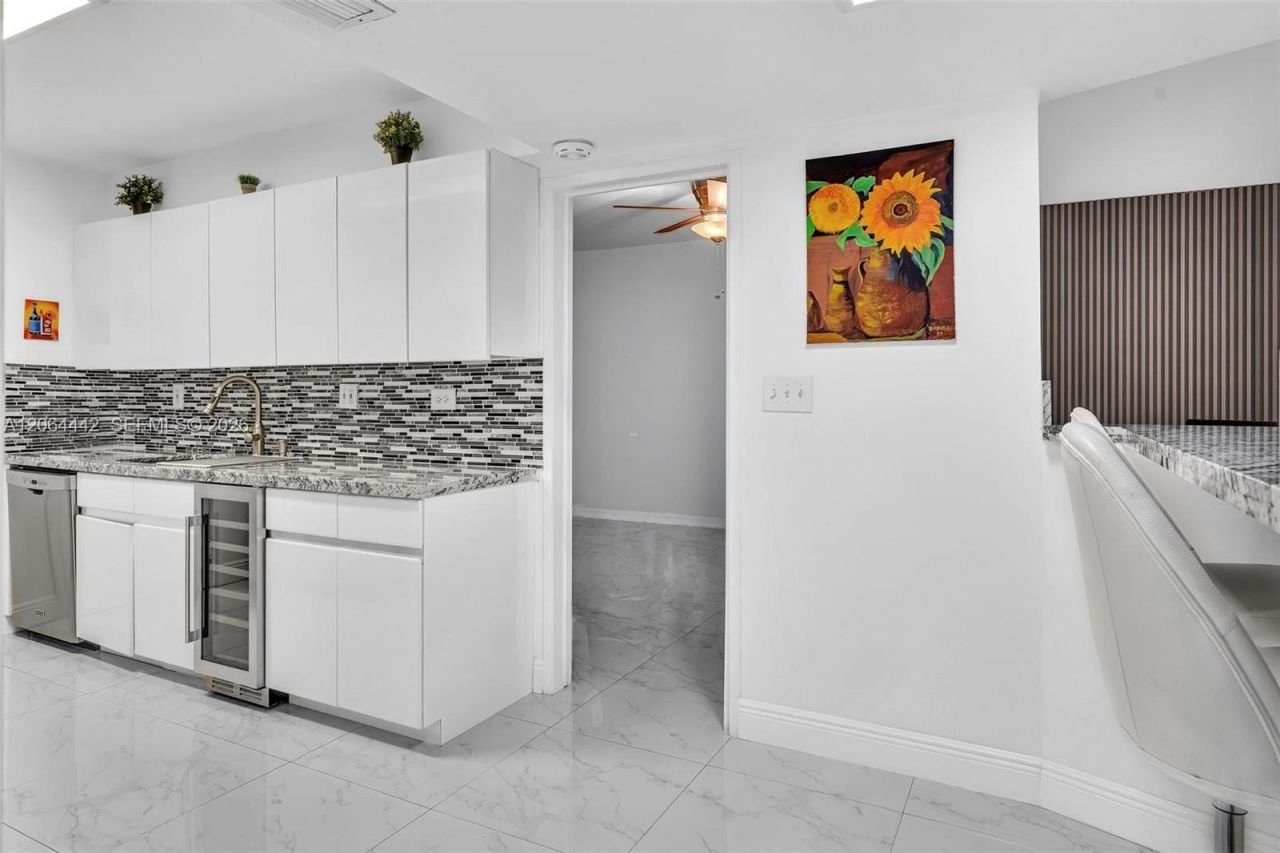 Please Call For Address, Unit 220, Miami, FL 33179 Photo