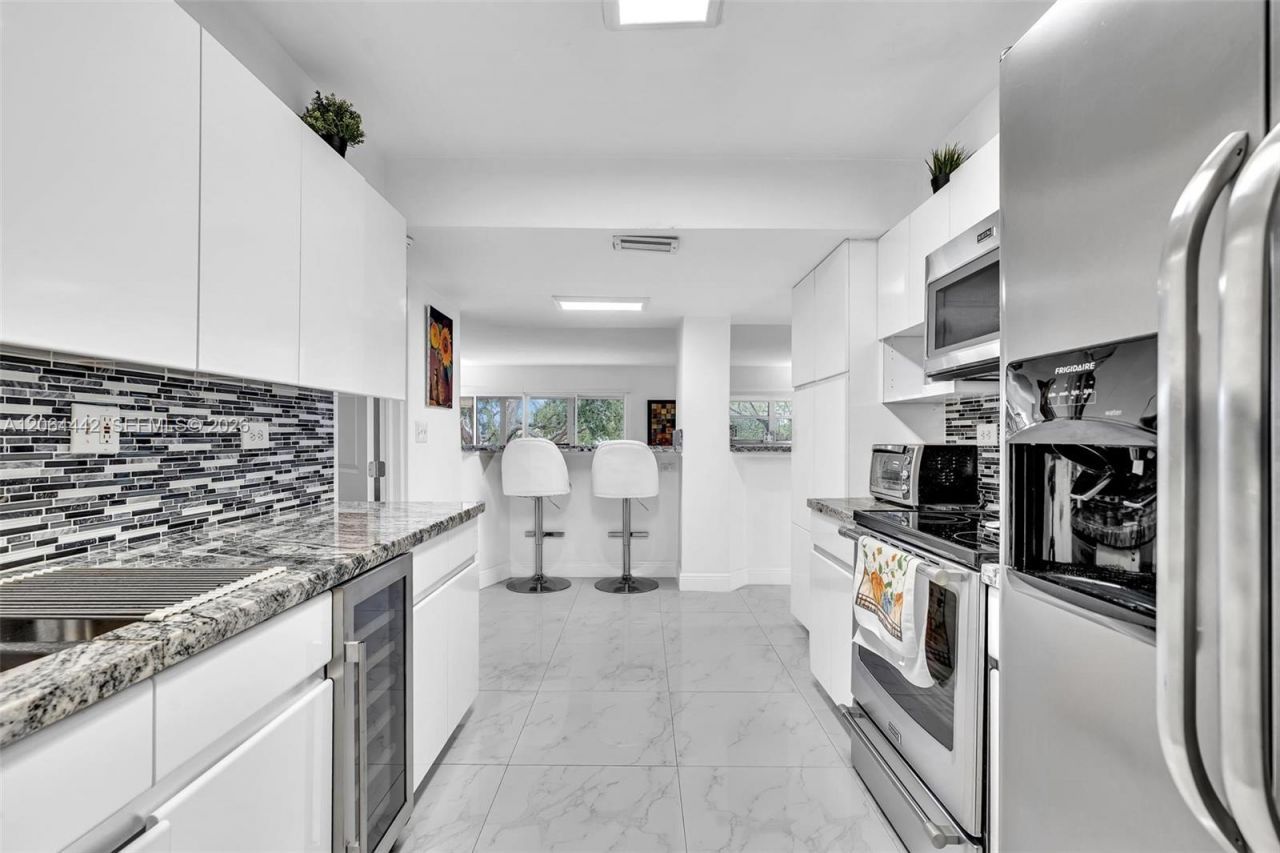 Please Call For Address, Unit 220, Miami, FL 33179 Photo