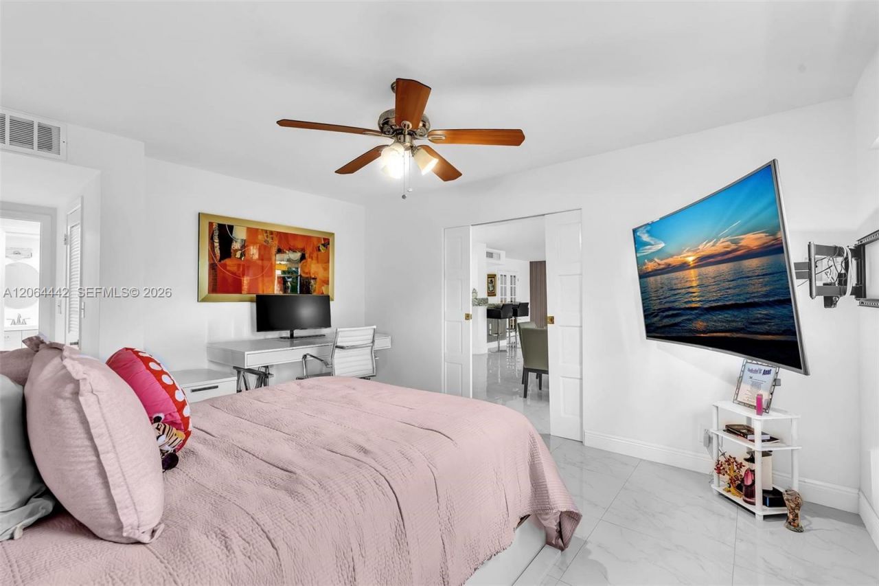 Please Call For Address, Unit 220, Miami, FL 33179 Photo