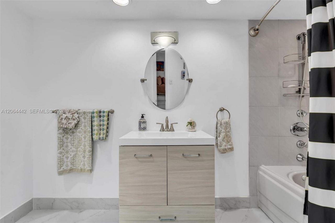 Please Call For Address, Unit 220, Miami, FL 33179 Photo