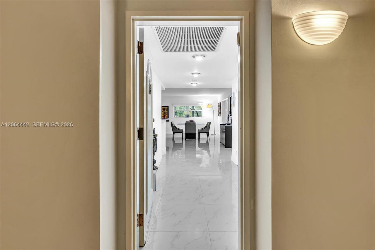 Please Call For Address, Unit 220, Miami, FL 33179 Photo