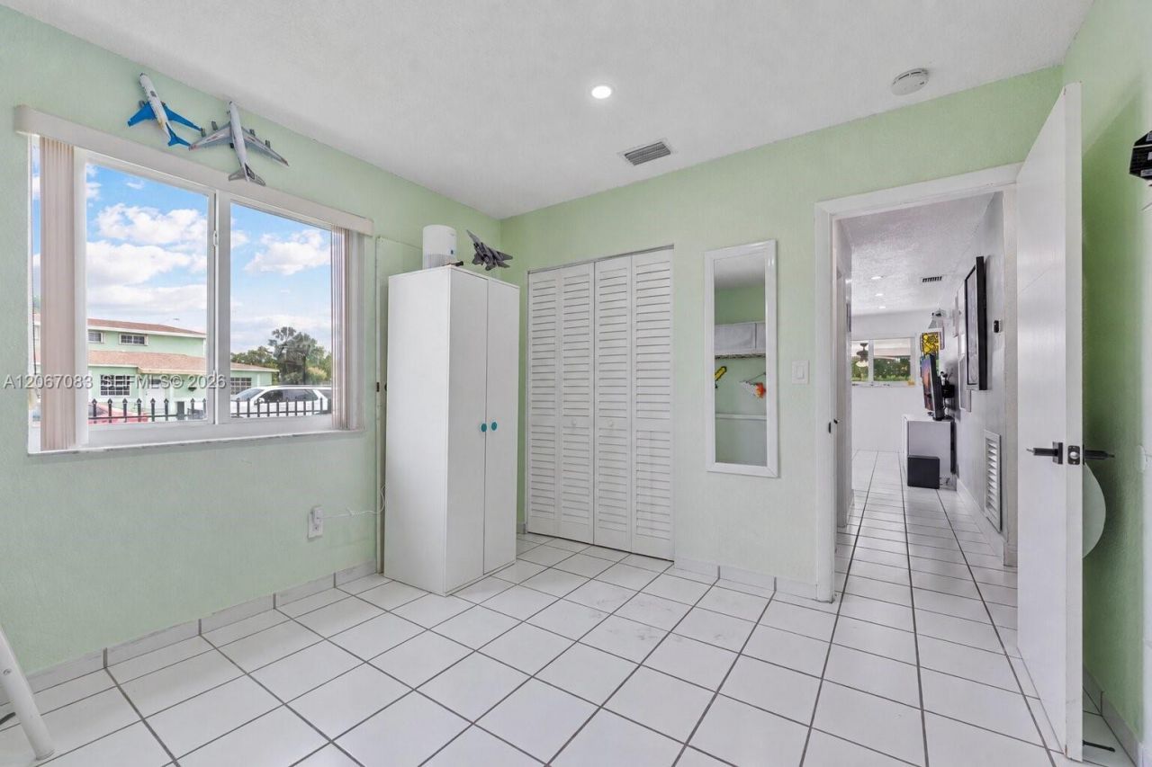 3930 W 2nd Ave, Hialeah, FL 33012 Photo