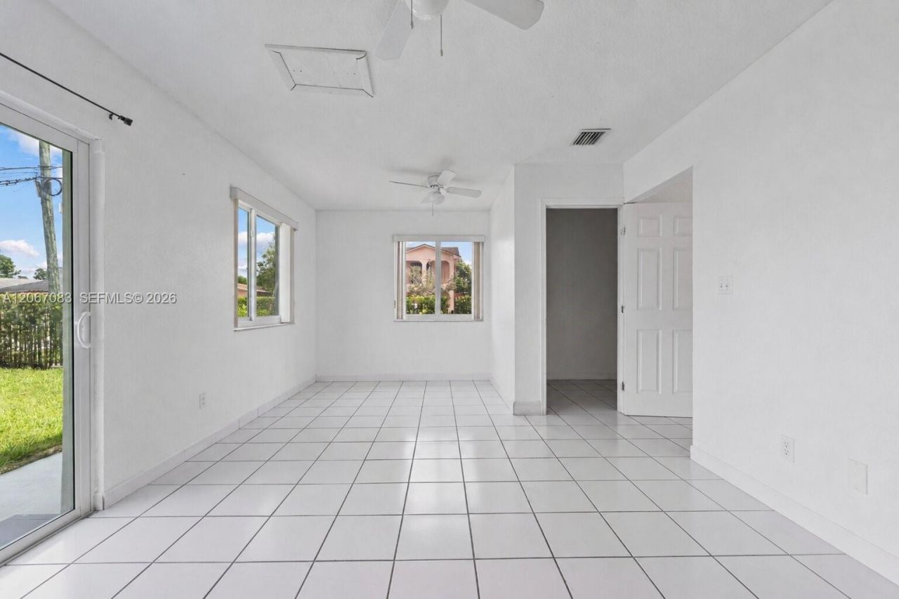 3930 W 2nd Ave, Hialeah, FL 33012 Photo