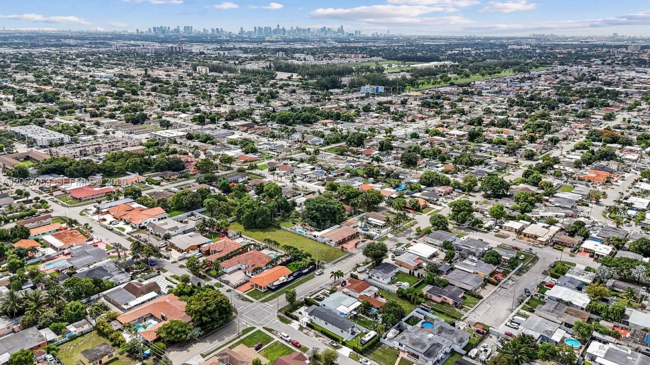 3930 W 2nd Ave, Hialeah, FL 33012 Photo