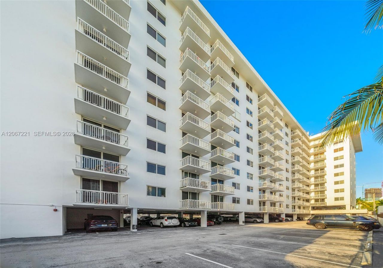 401 Ocean Dr , Unit 318, Miami Beach, FL 33139 Photo