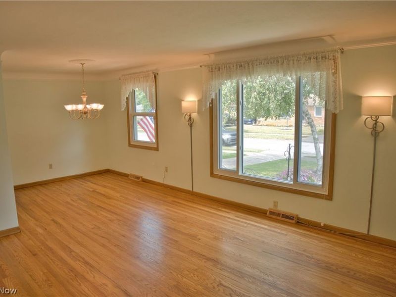 10855 Ronald Drive, Parma, OH 44130 Photo 2