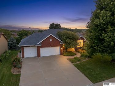 7322 S 93rd Street, La Vista, NE 68128