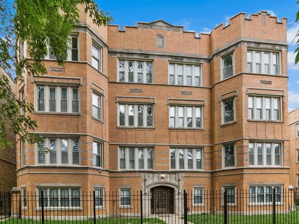6230 N Mozart Street, Unit 1N, Chicago, IL 60659