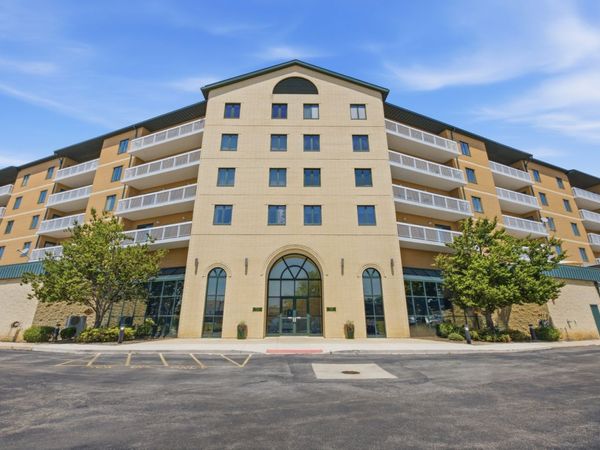 1500 S Ardmore Avenue , Unit 611, Villa Park, IL 60181