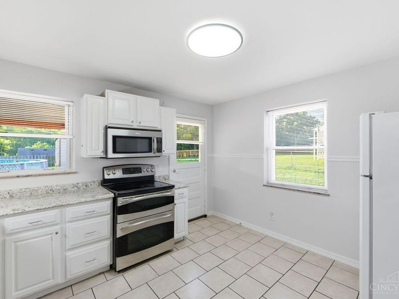 8546 Darnell Avenue, Sycamore Township, OH 45236 Photo 11
