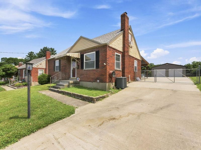 8546 Darnell Avenue, Sycamore Township, OH 45236 Photo 4
