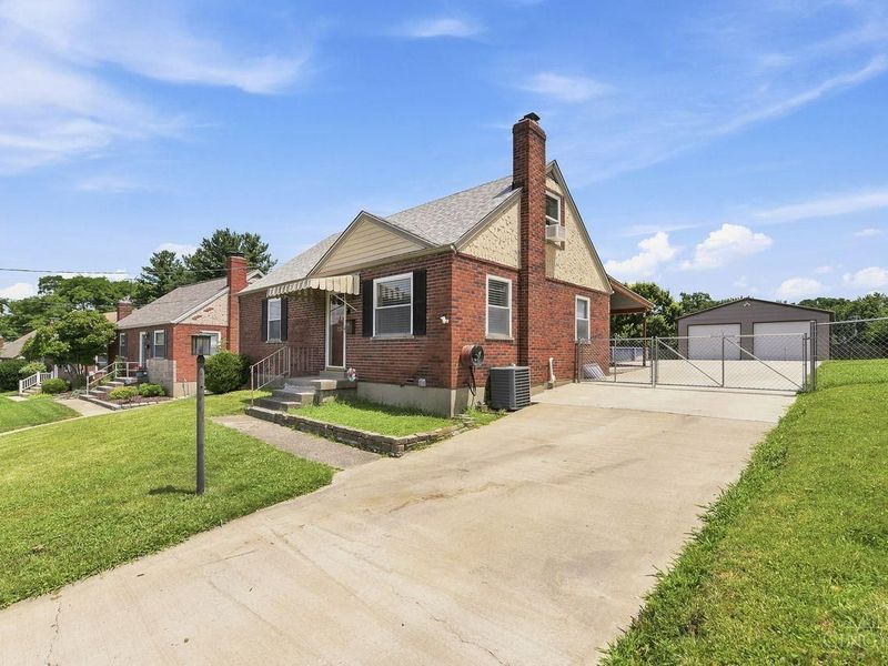 8546 Darnell Avenue, Sycamore Township, OH 45236 Photo 5