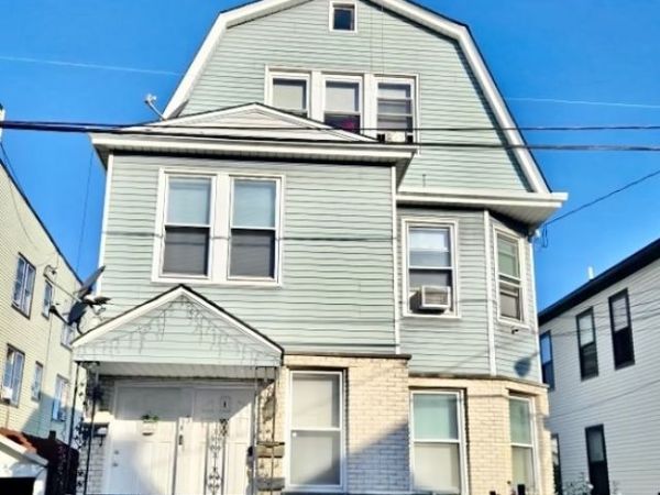 13 Windsor St, Kearny, NJ 07032