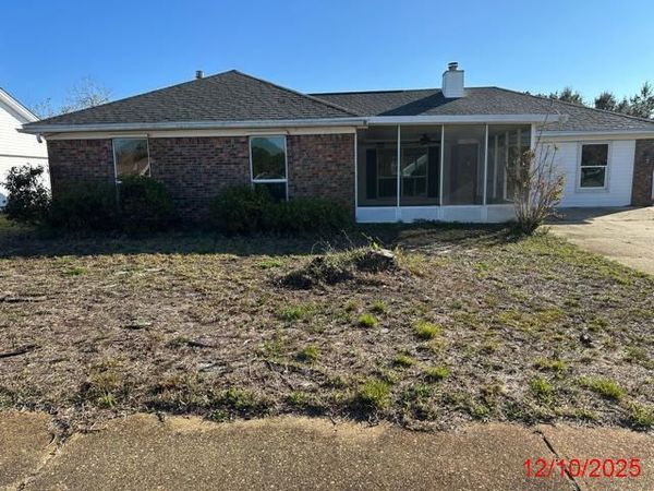 1039 Blvd De La Parisienne, Mary Esther, FL 32569