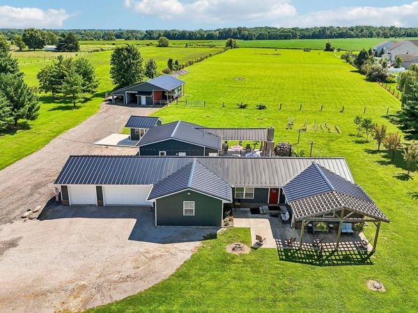 8103 York Road SW, Pataskala, OH 43062