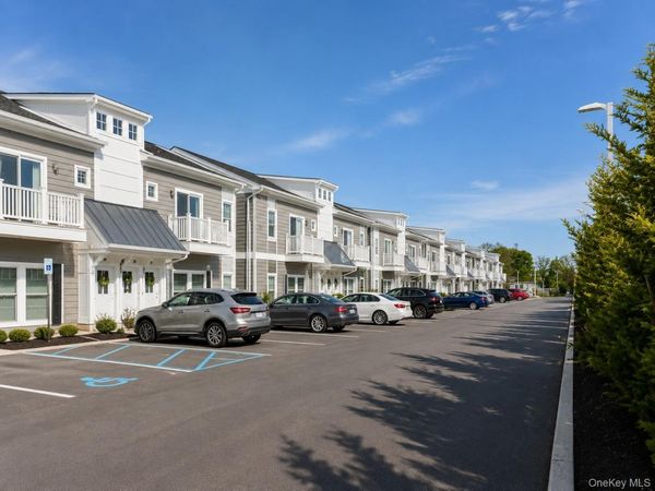515 Jackson Avenue , Unit Gail Grace, Lindenhurst, NY 11757
