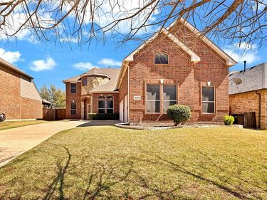 8124 Hickory Upland Drive, Fort Worth, TX 76131