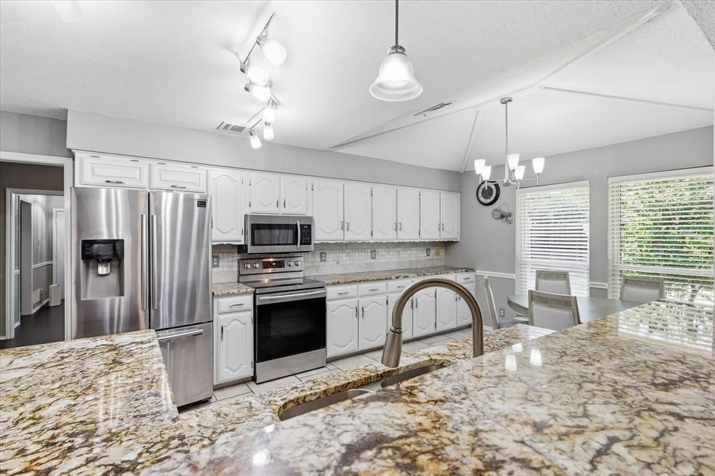 629 Park Lane, Highland Village, TX 75077 Main Photo