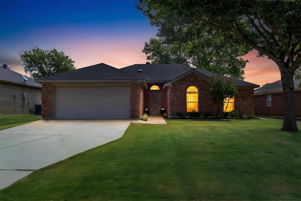 2706 Jennie Wells Drive, Mansfield, TX 76063 Main Photo