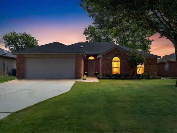 2706 Jennie Wells Drive, Mansfield, TX 76063