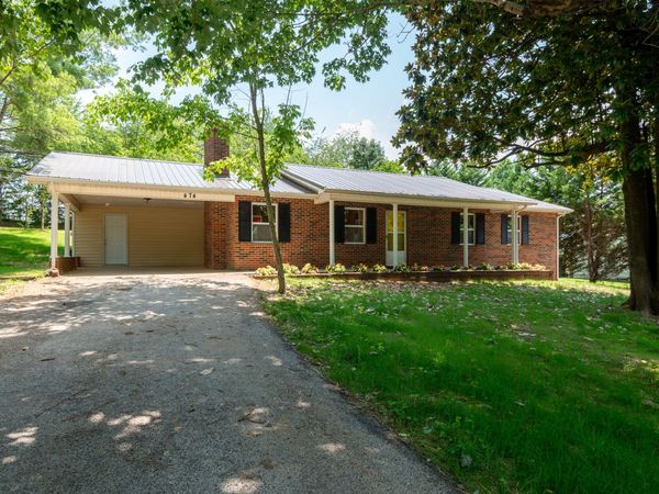 474 Bank St , Tellico Plains, TN 37385