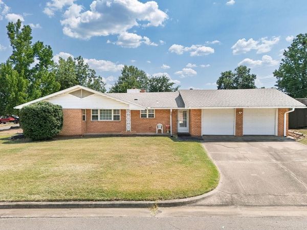 1848 N Pennsylvania Avenue, Shawnee, OK 74804