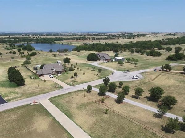 594 NE Valley View Road, Lawton, OK 73507