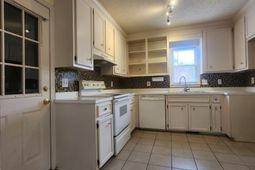 303 Autumn Hill Lane photo 4