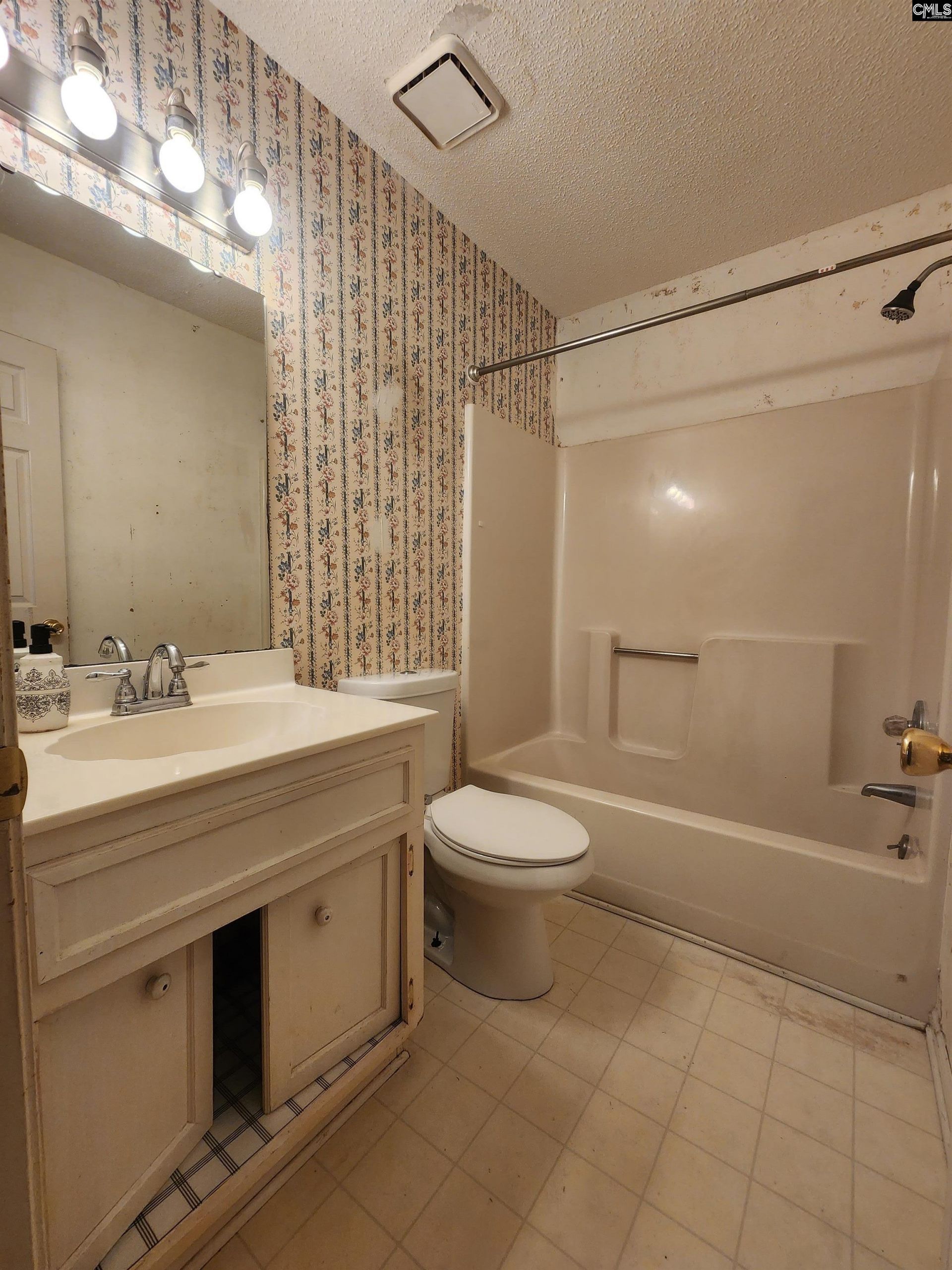 303 Autumn Hill Lane Photo 8