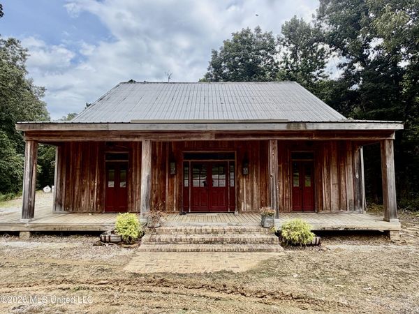 1081 County Road 184 B, Greenwood, MS 38930
