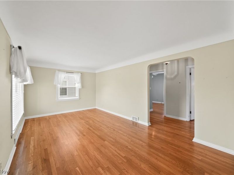7902 Dorothy Avenue, Parma, OH 44129 Photo 4