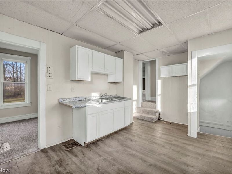8110 Melrose Avenue, Cleveland, OH 44103 Photo 14