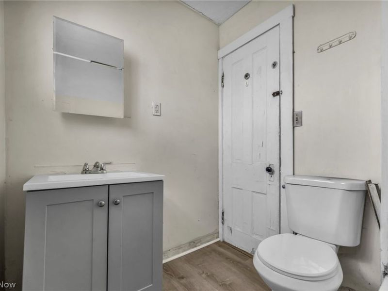 8110 Melrose Avenue, Cleveland, OH 44103 Photo 38