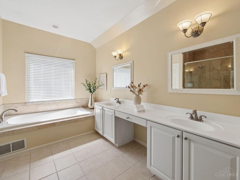 7879 Yellowwood Drive, Mason, OH 45040 Photo 17